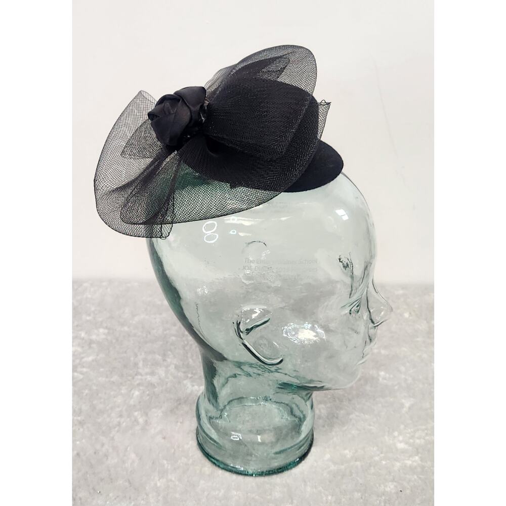 Vintage Womens Black Fascinators Hat & Mesh Clip On Headpiece